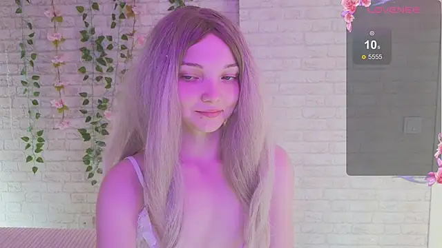AnimeAlica18 Adlı Modelin Canlı XXX Sohbeti