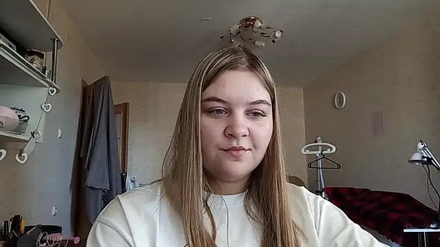 TypicalWoman Webcam-Show