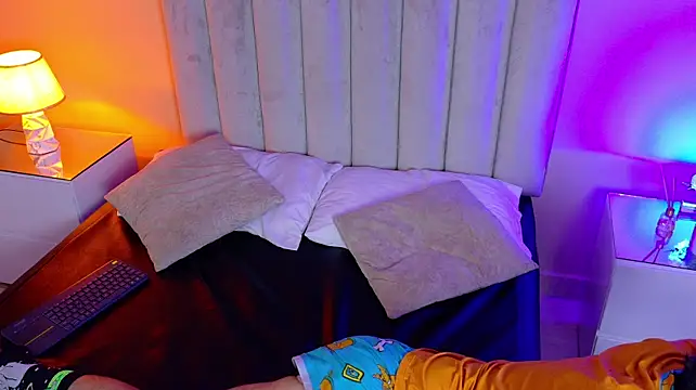 Chat +18 de Derek_Sinn ao vivo