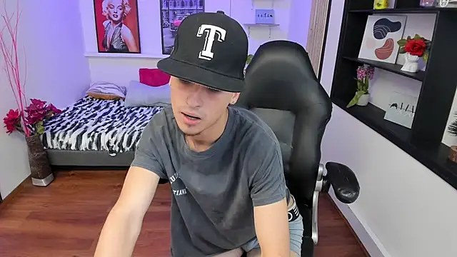 Chatroom XXX en direct de Benji23_