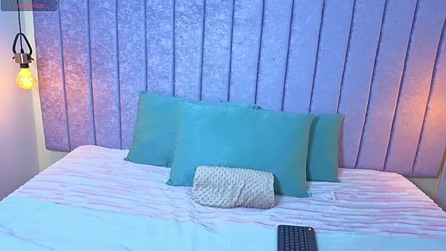 Emma-Burning Live XXX-Chat
