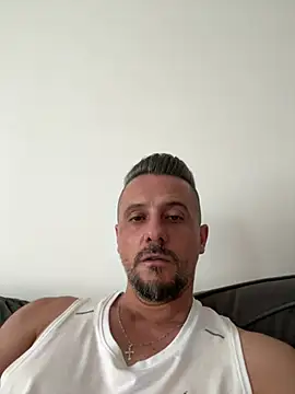 InsaneMattt live XXX chat