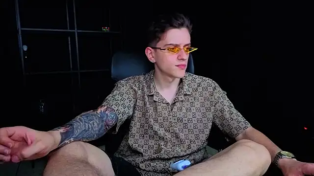 Chat +18 de FelixStarkk ao vivo