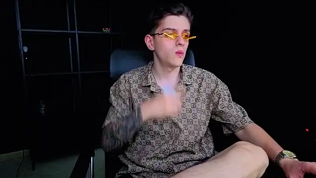 FelixStarkk Adlı Modelin Canlı XXX Sohbeti