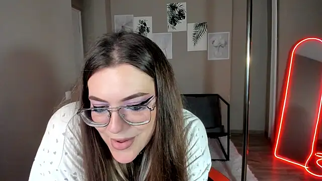 MiraTorson XXX чат на живо