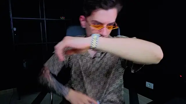 Chat +18 de FelixStarkk ao vivo