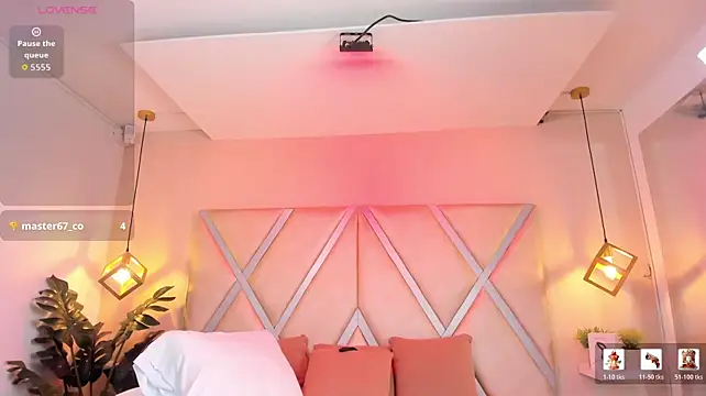 XXX chat uživo modela Clarentz
