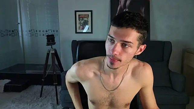 KaydenDrew Adlı Modelin Canlı XXX Sohbeti