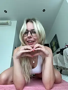 Livewithlucy's Live XXX Chat