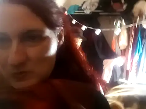 CrimsonQueen69 XXX чат на живо
