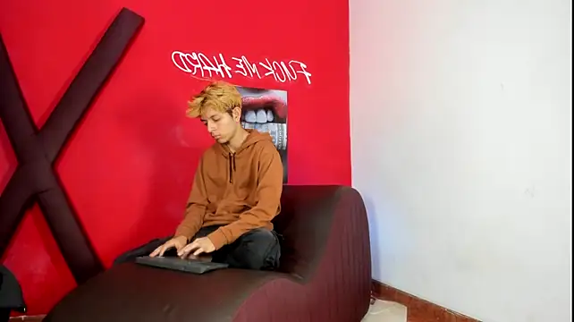 PRETTY_FEM 即時 XXX 聊天
