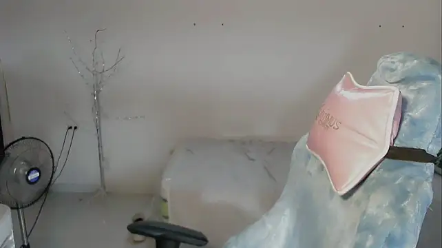 XXX chat uživo modela FUNNY_DICK_