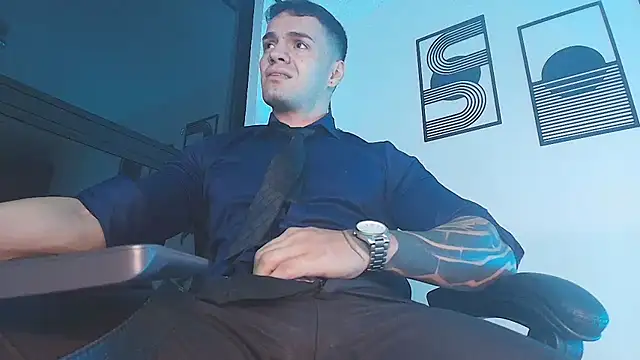 ALPHA_DOMINUS_ Show in webcam