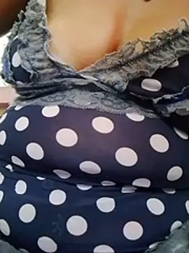 Hotmommax live XXX chat