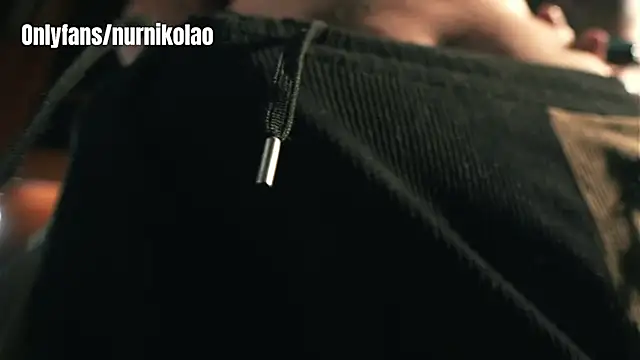 NurNikolao: διαδικτυακό σόου στην κάμερα