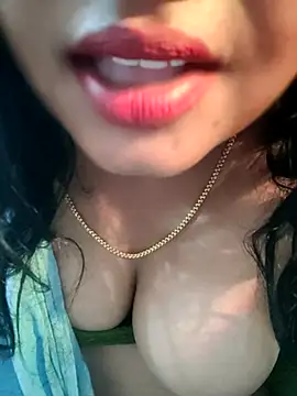 Chat XXX en directo de Ramya_369