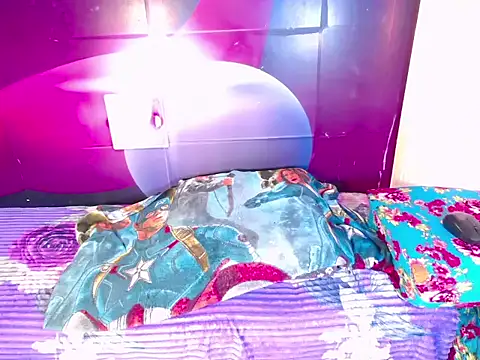 KeysyCFire's Live XXX Chat