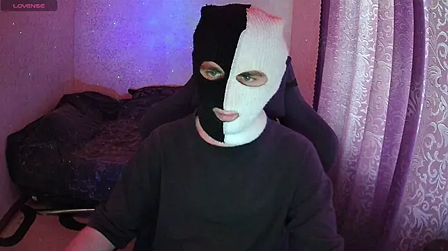 ZXCENSORED- élő XXX-chatje