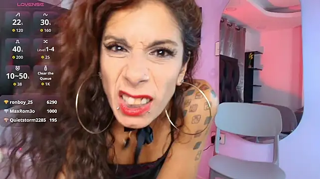 Chat XXX en directo de Maya_Storm_