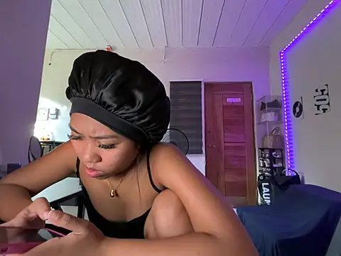 PinayLina18 Live XXX-Chat