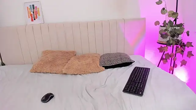 EmmaLily Live XXX-Chat