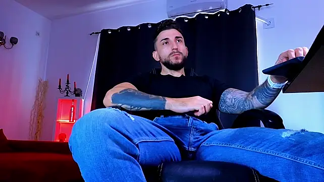 MightyAaron66 Live XXX-chat