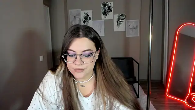 MiraTorson Live XXX-chat