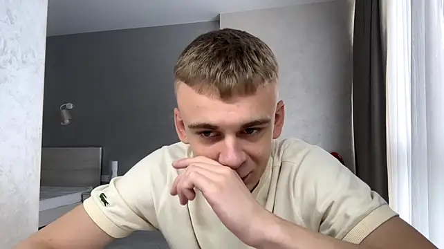 XXX chat uživo modela SoloFury
