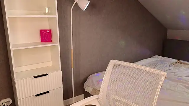 Chat +18 de Yumi-Nevada ao vivo