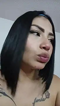 Kylie_brazt Adlı Modelin Canlı XXX Sohbeti