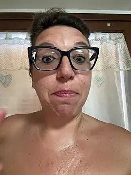 Show modela SinfulMarkedQueens na web-kameri