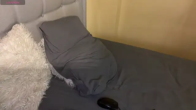 XXX chat uživo modela surprisecockmia