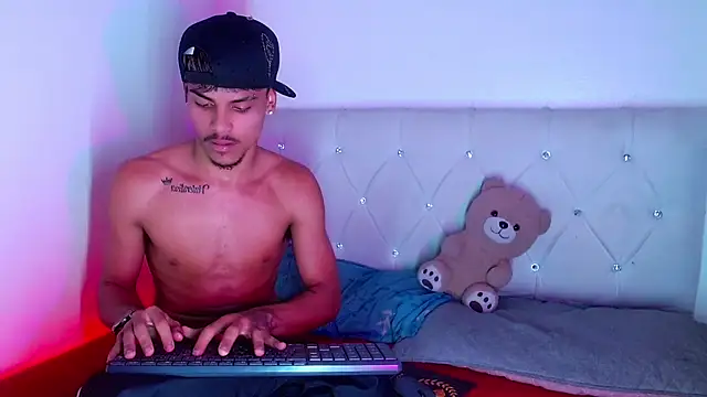 XXX chat uživo modela Angel_foxc13