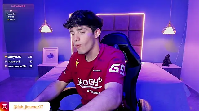 AlejooTwink Chat XXX in diretta