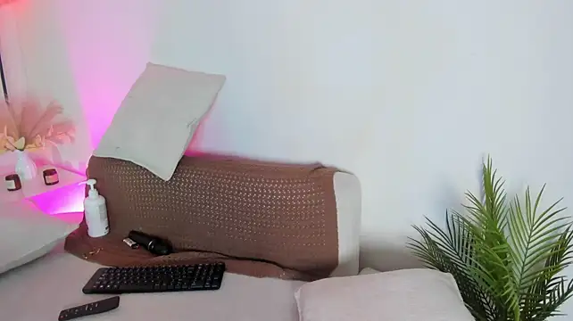 Chat +18 de Miss_Loise ao vivo