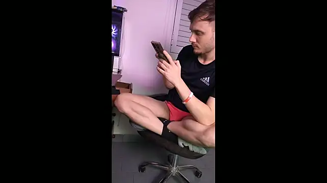 BoyWithToys1 Шоу с уебкамера