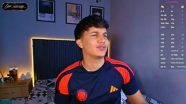 Leo_Savage_ live XXX chat