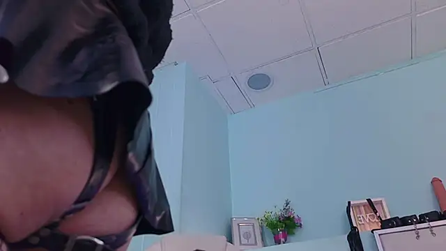 Emerald_gh's Live XXX Chat