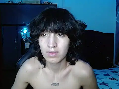 littlextreme Adlı Modelin Canlı XXX Sohbeti