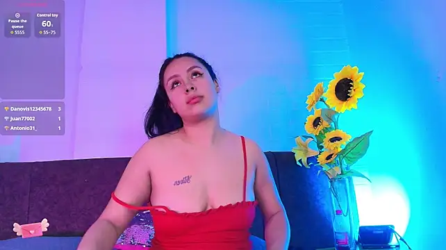 Chat +18 de Cloe_cuttee ao vivo