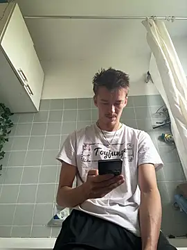 Toyjungeen Live XXX chat