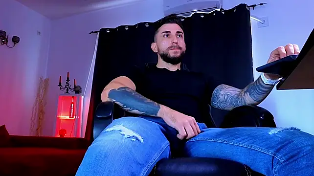 MightyAaron66 – Live XXX-chat