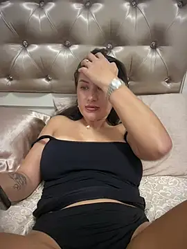Онлайн чат XXX HotXMom_