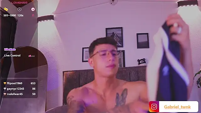 دردشة I_Gabriel الجنسية المباشرة