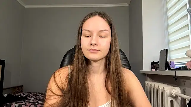 دردشة ShaylaChong الجنسية المباشرة