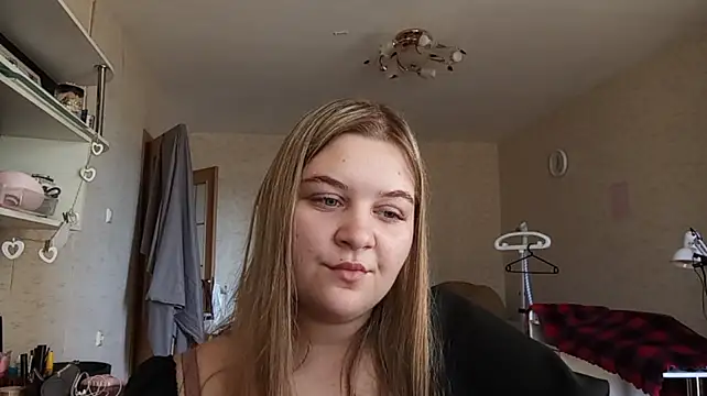 TypicalWoman Webcamshow