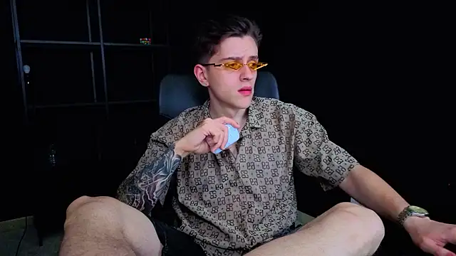 Chat +18 de FelixStarkk ao vivo