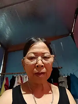 Sky-rain98's Live XXX Chat