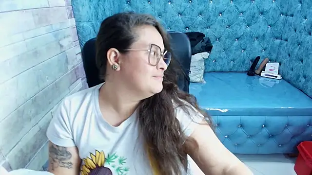 SaraThonson_ Chat XXX live
