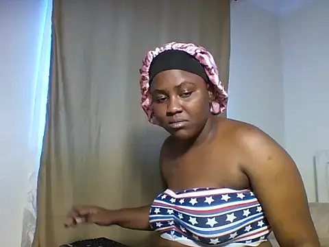צ'אט XXX בשידור חי של Kiki_squirters